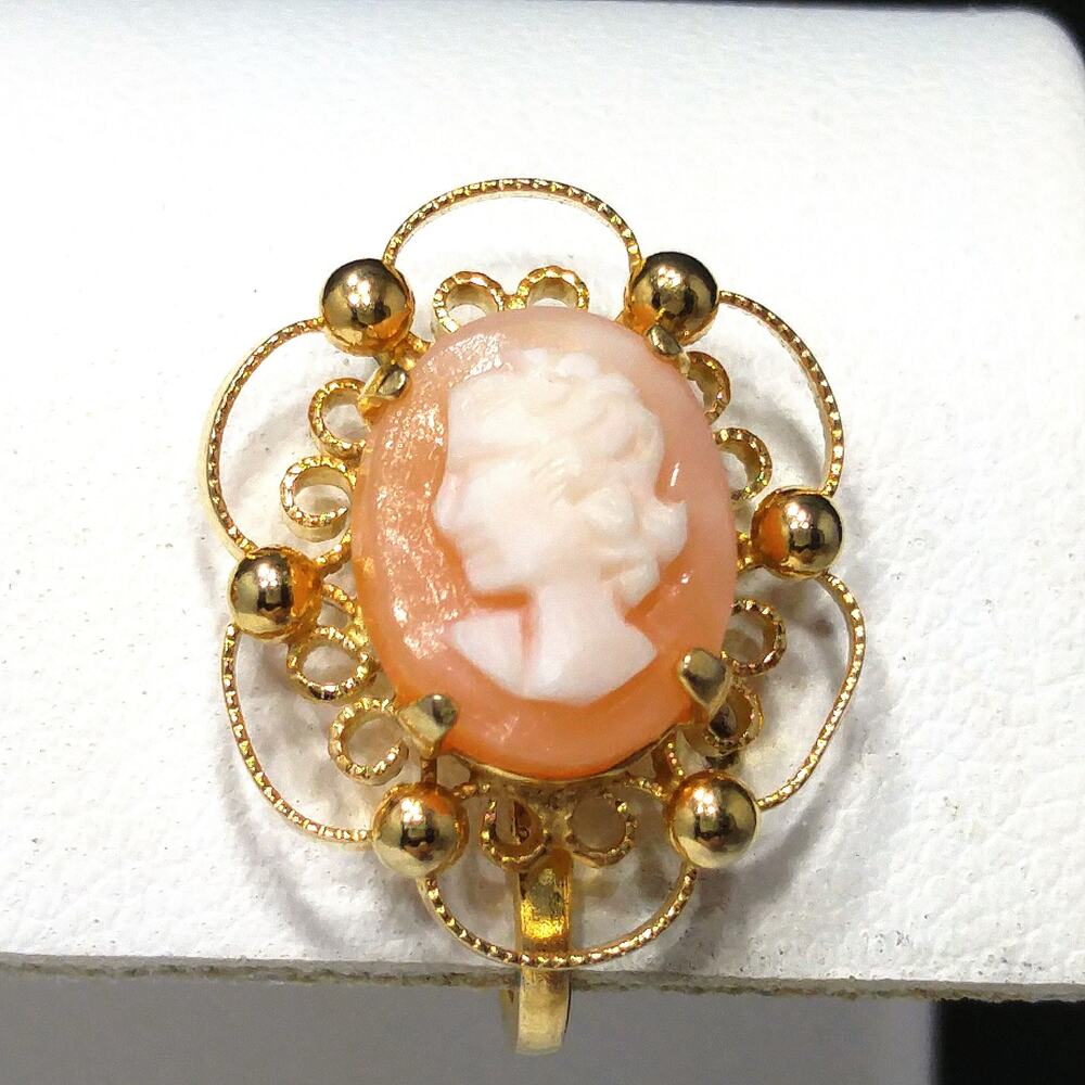 Sorrento Shell Cameo Clip Earrings, 12K Gold Filled, 1950s Vintage Jewelry - Picture 3 of 10